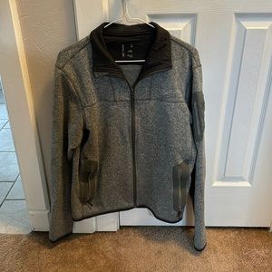 Arc’teryx full zip jacket EUC